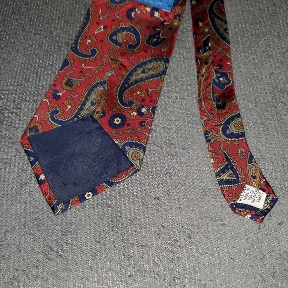RED TIE WITH PAISLEY PRINT NEW - Picture 8 of 8